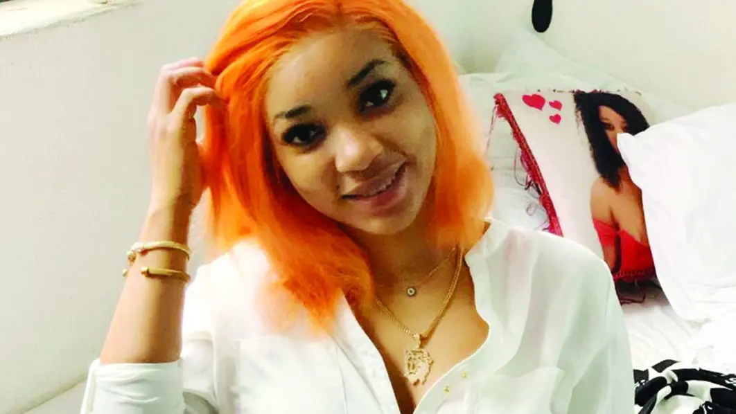 Ex-naira mutilator Simi Gold consoles Bobrisky amid EFCC trial